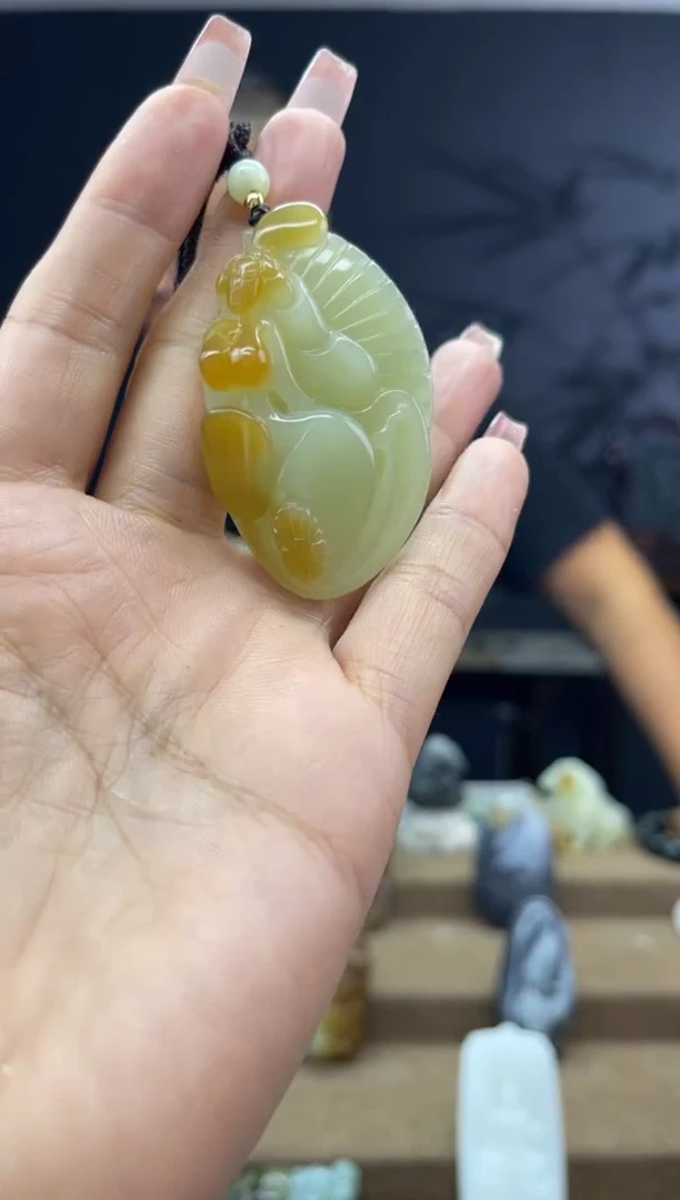 颈饰未镶嵌和田玉1