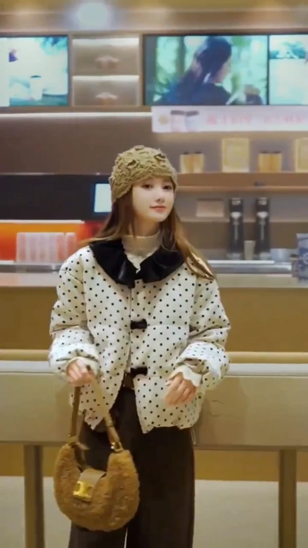 美式白色波点棉服女冬季外套2025年新款温柔风纽扣加厚保暖棉衣潮