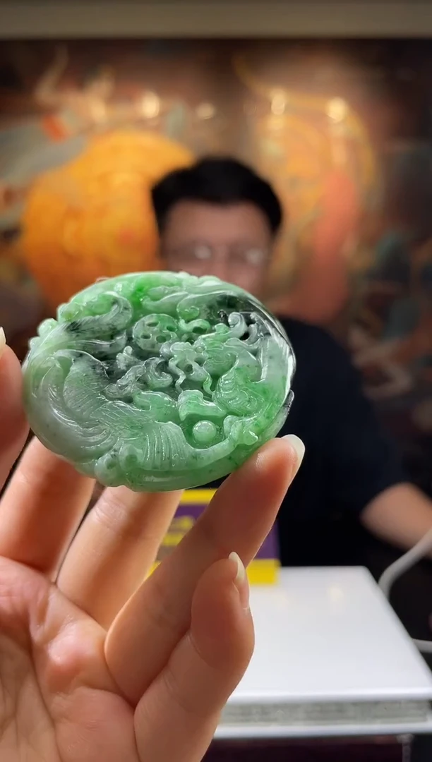 翡翠未镶嵌颈饰多样性发其一