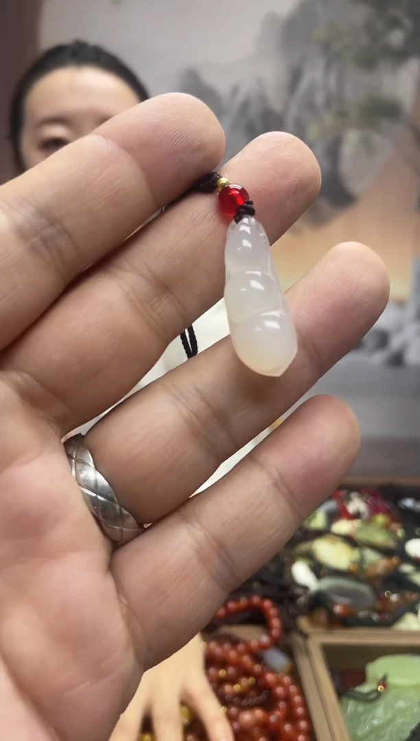 玛瑙/玉髓吊坠(赠链)未镶嵌·