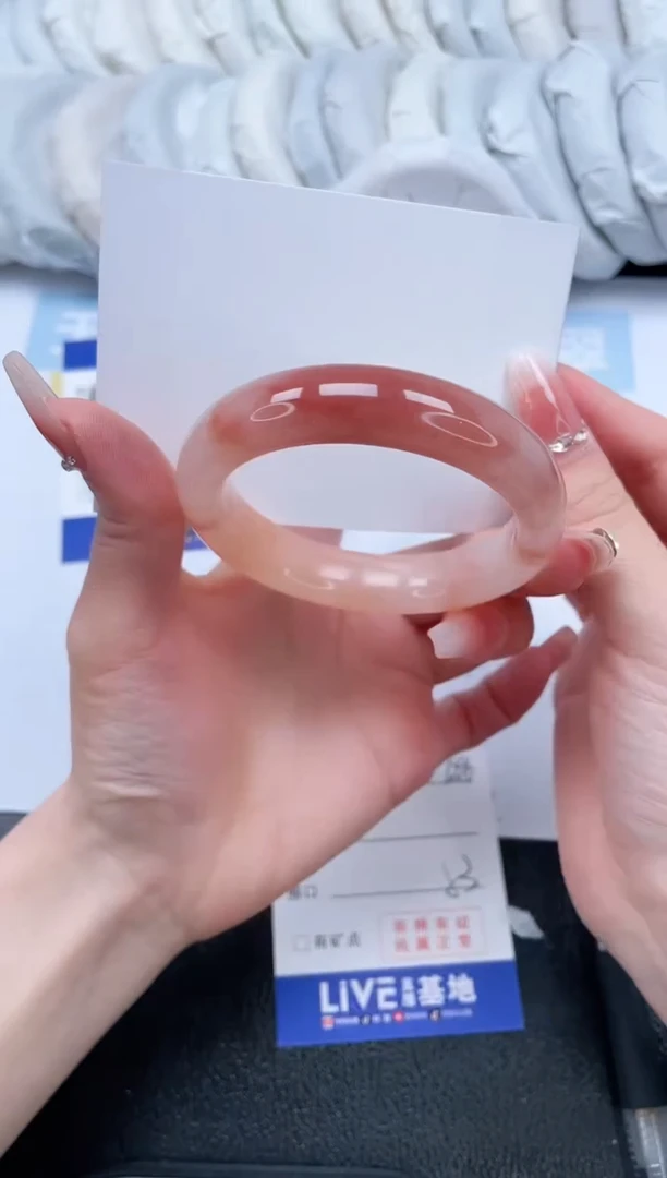 【闪购商品】石英质玉手镯未镶嵌T296-53