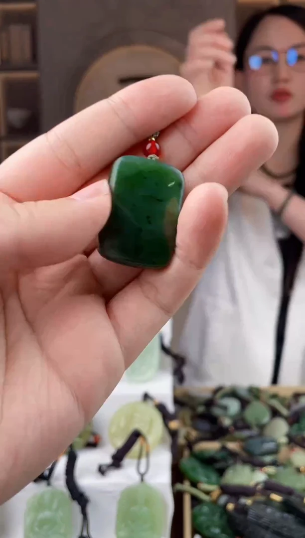 颈饰未镶嵌和田玉拍一发一，多样性发货