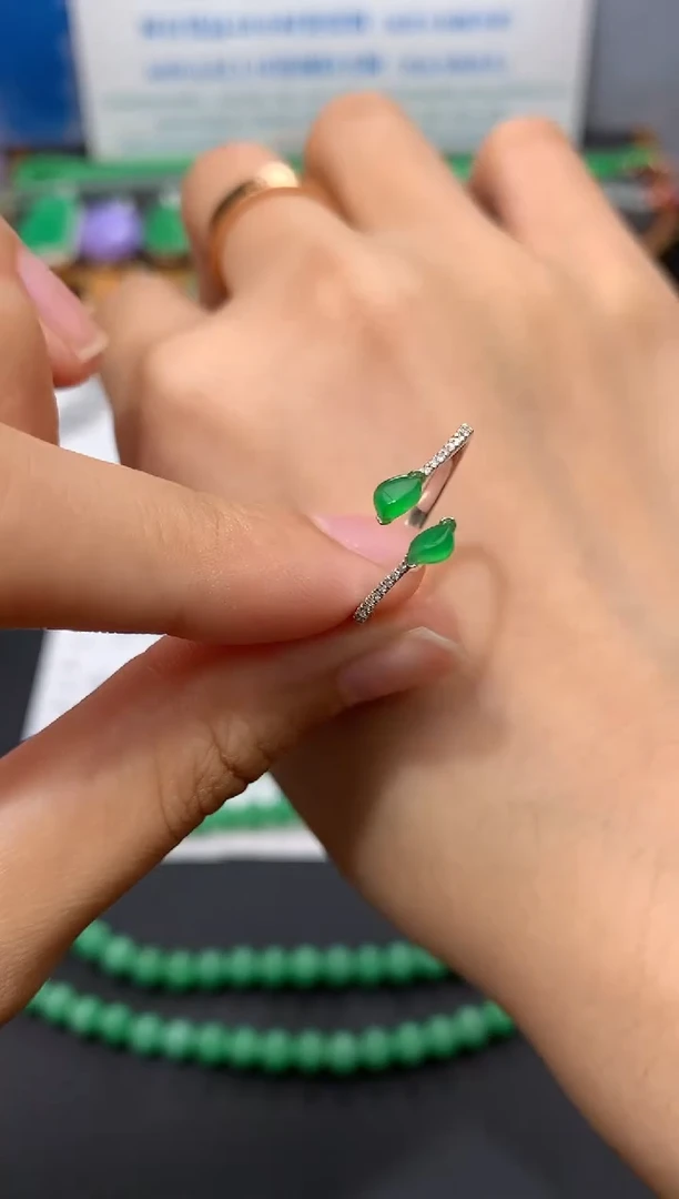 翡翠18K金镶嵌颈饰模式推广期48小时鉴赏期