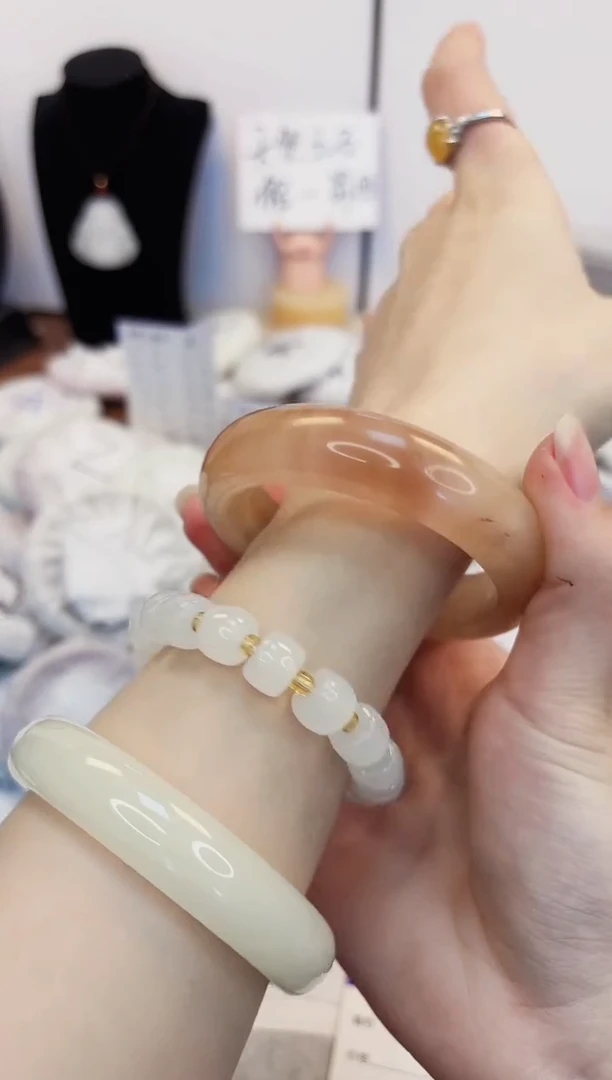 【闪购商品】石英质玉手镯未镶嵌250-财气镯圈口58