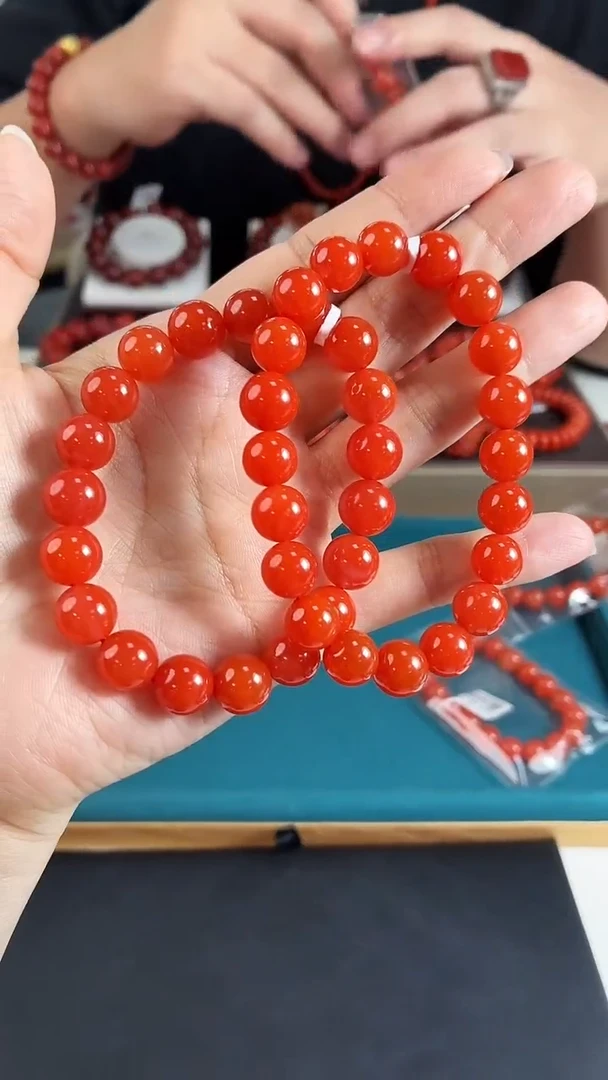 未镶嵌滴水洞手串10mm南红玛瑙（多样式发其一）