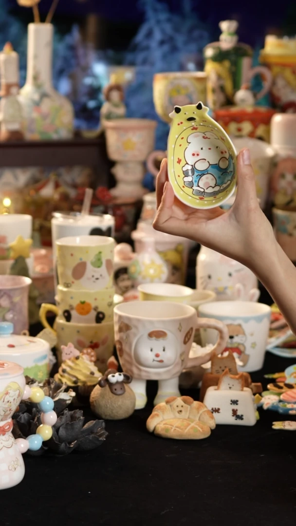 摆件陶景德镇釉下彩手绘设计师款陶瓷