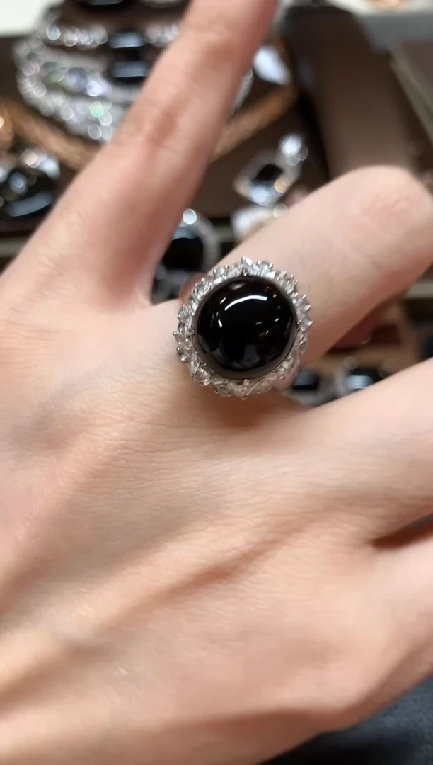 18K金镶嵌戒指翡翠z261 不退换