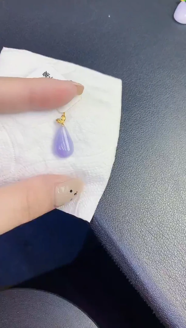 颈饰18K金镶嵌翡翠缅甸天然翡翠A货