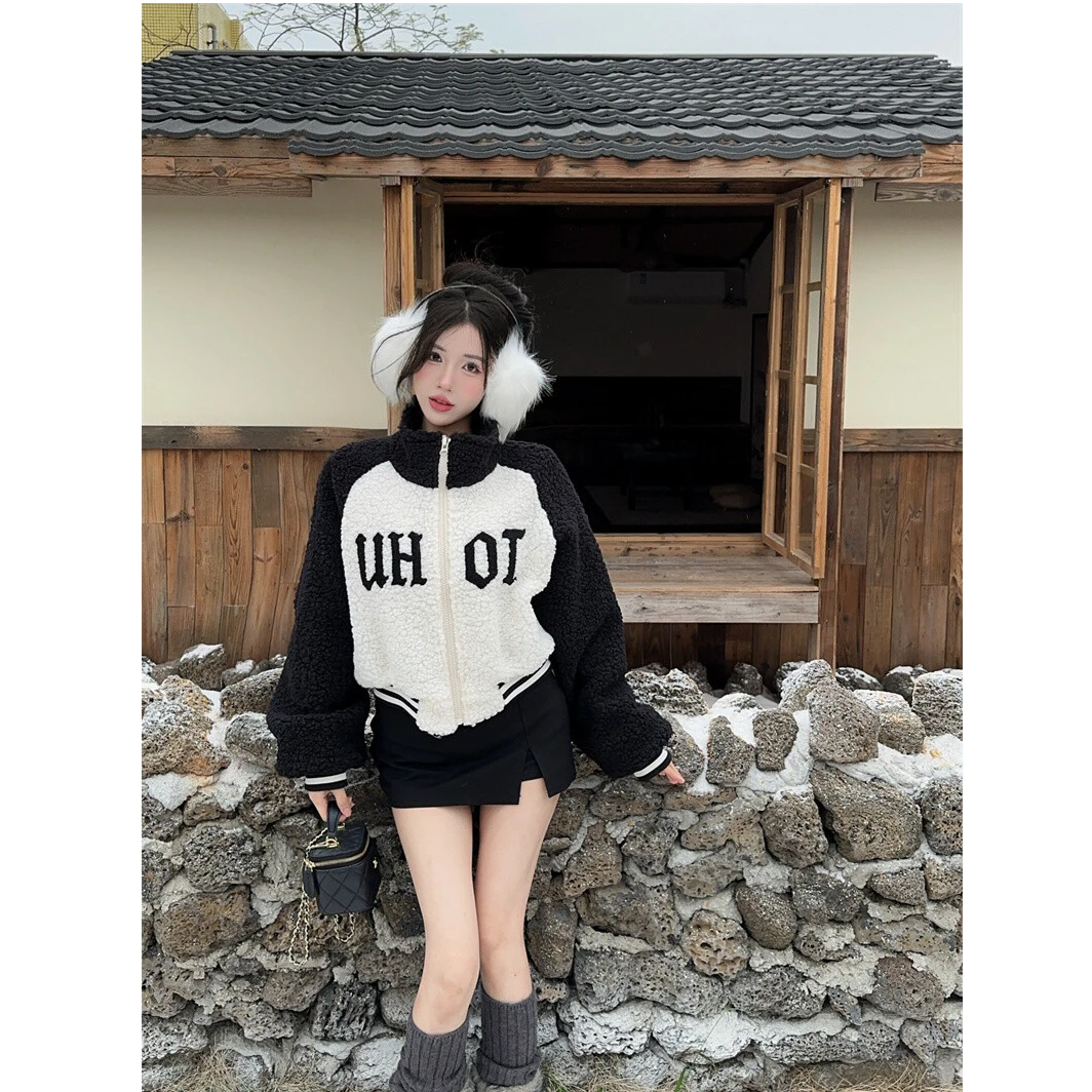 辣妹设计感韩版保暖绒绒开衫休闲时尚外套女配高腰百搭半身裙套装