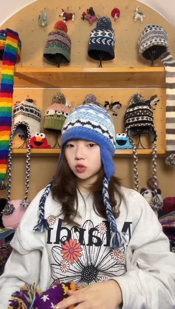 羊毛百分百纯手工帽子蓝色小辫子