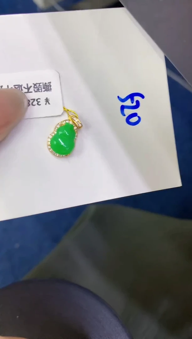 颈饰未镶嵌翡翠缅甸天然翡翠a货