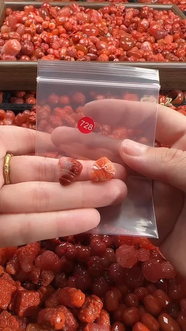 颈饰未镶嵌南红玛瑙1