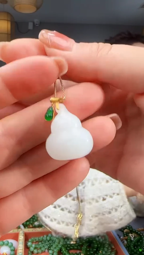 吊坠(不含链)18K金镶嵌和田玉1