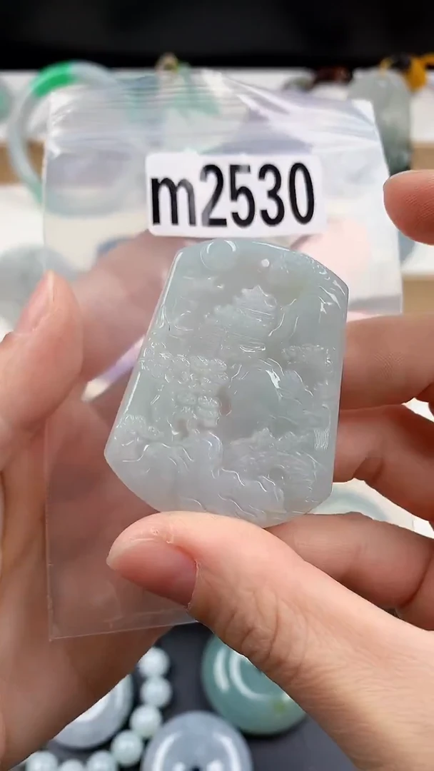 颈饰未镶嵌翡翠天然翡翠吊坠挂件