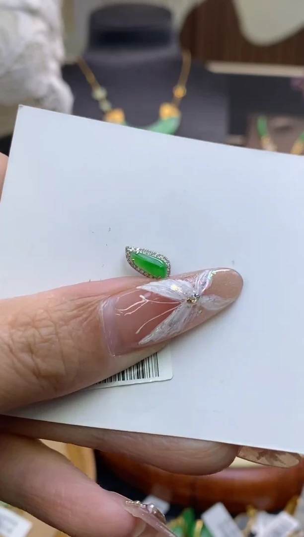 【闪购商品】翡翠颈饰18K金镶嵌净货11958