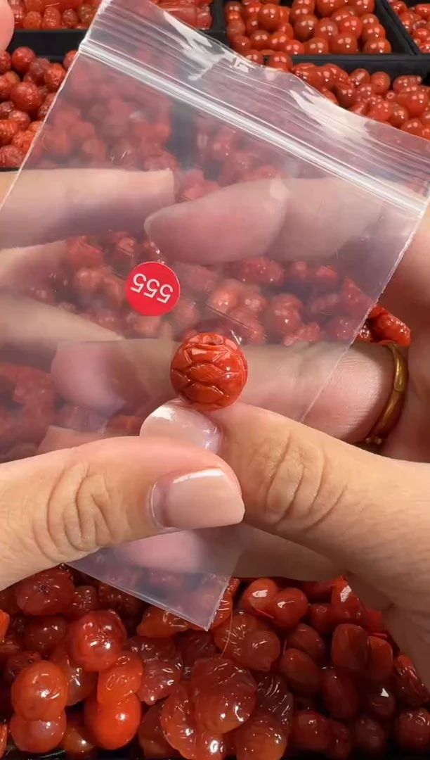 颈饰未镶嵌南红玛瑙1