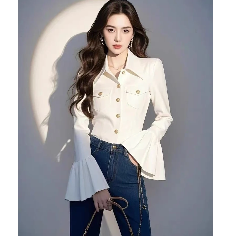 法式轻奢高级感白色打底衬衫女2025春季独特漂亮超好看喇叭袖上衣