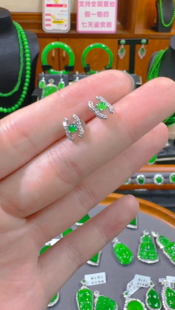 翡翠未镶嵌耳饰天然A货翡翠