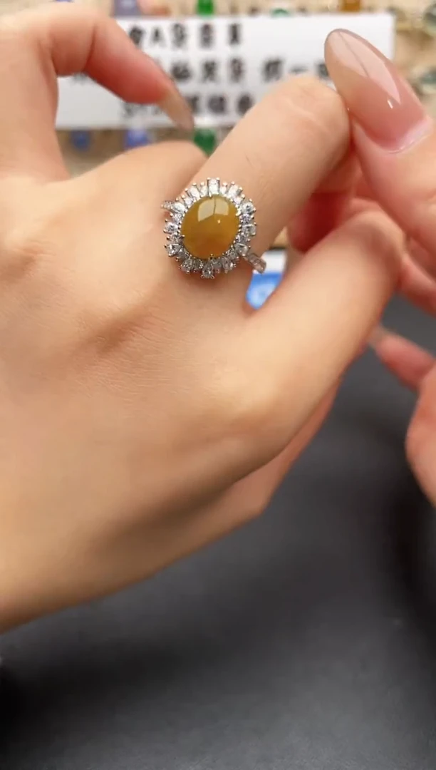 未镶嵌戒指翡翠一物一证一礼盒