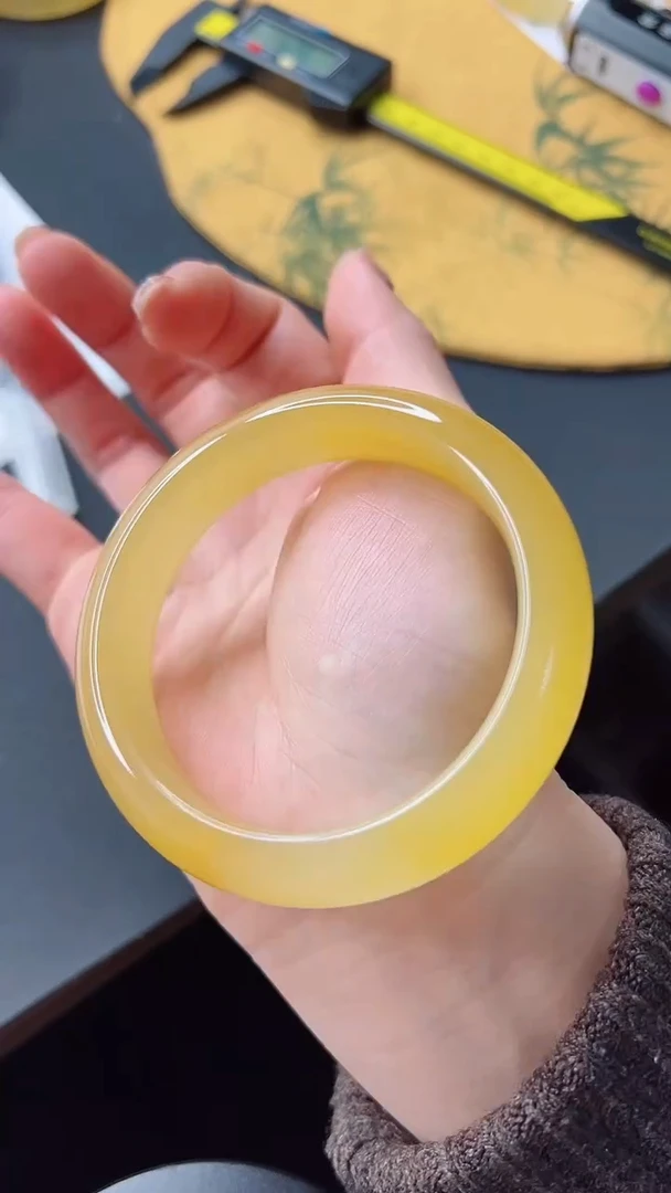 【闪购商品】石英质玉手镯未镶嵌881-60-61