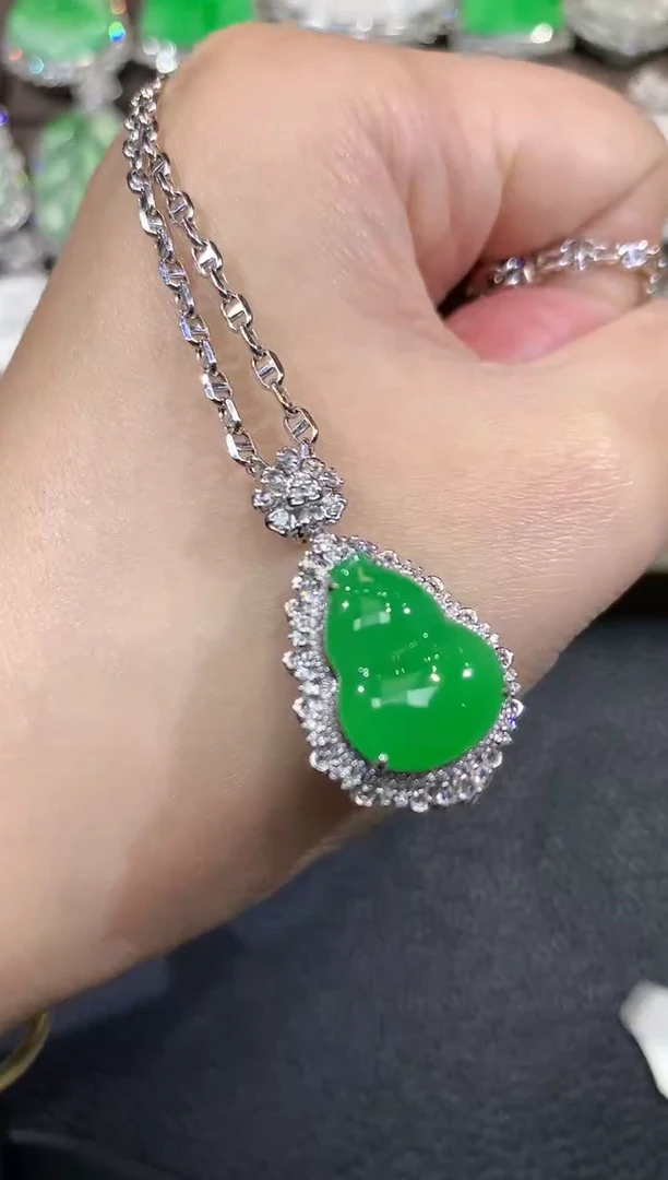 吊坠(不含链)18K金镶嵌翡翠D68