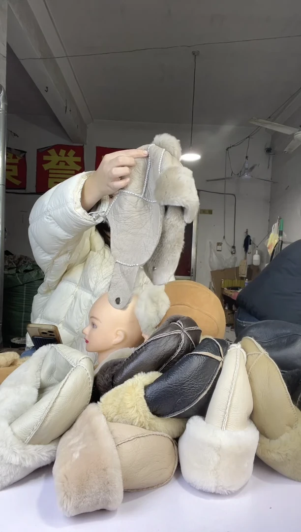 羊毛儿童帽子  羊皮毛一体