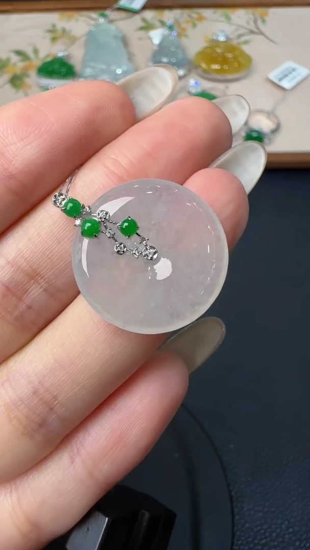 【闪购商品】翡翠吊坠(不含链)18K金镶嵌9