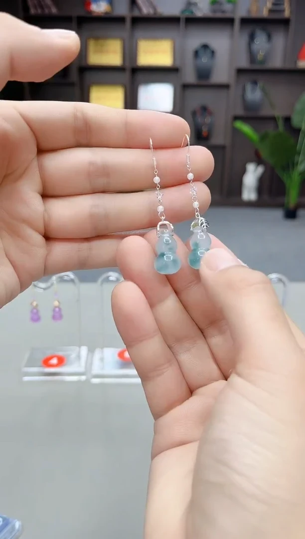 未镶嵌石英质玉（天山翠）耳饰219000