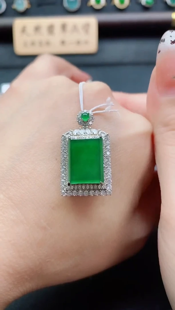 吊坠(赠链)银S925镶嵌翡翠1