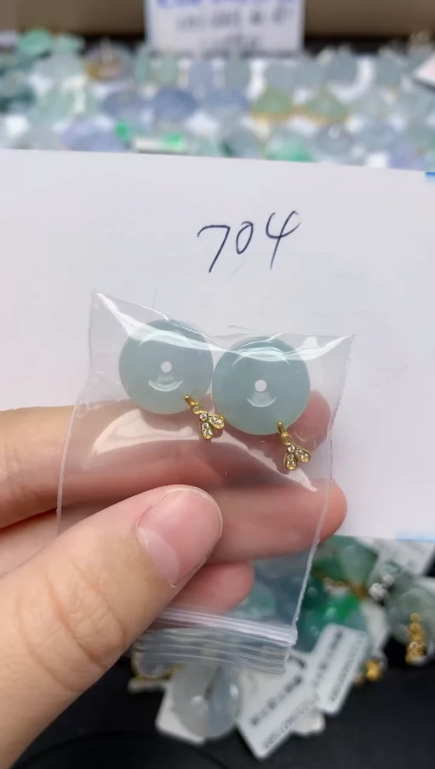 翡翠未镶嵌颈饰天然缅甸A货翡翠