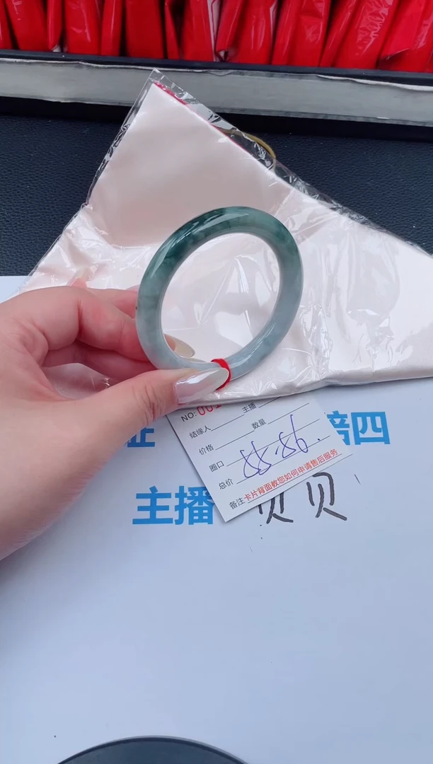 未镶嵌手镯翡翠天然翡翠手镯