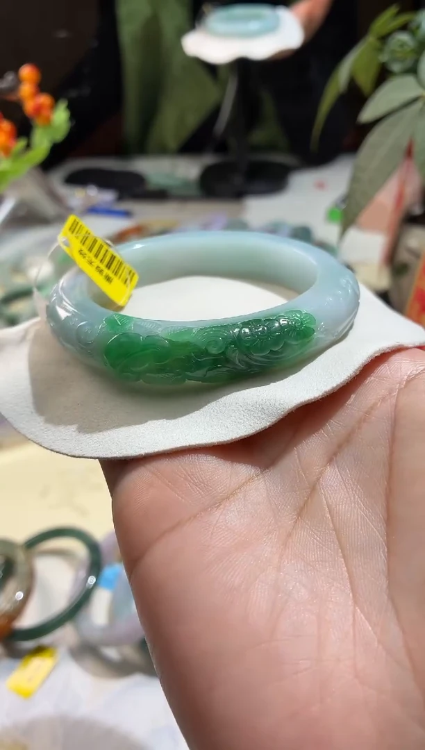 未镶嵌手镯翡翠焱*95   翡翠手镯 59