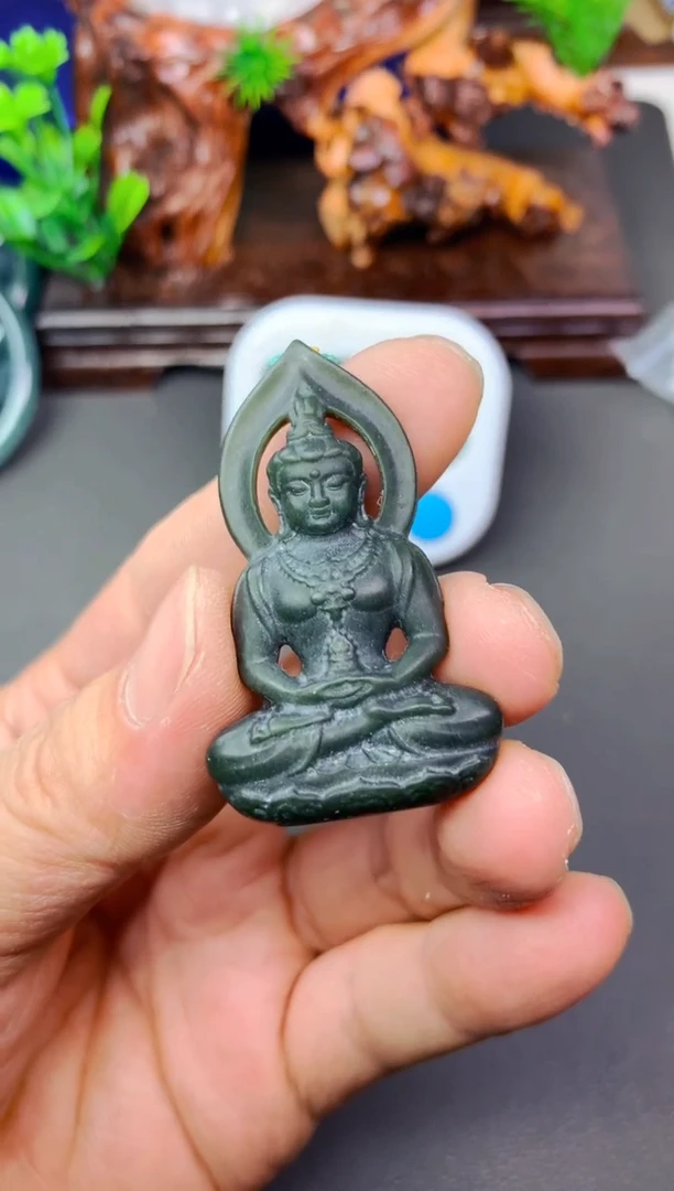 颈饰未镶嵌翡翠晨*挂件