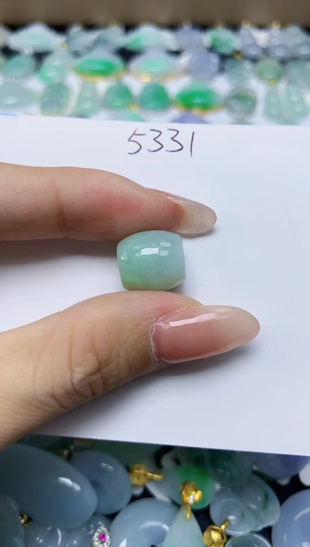 翡翠未镶嵌颈饰天然缅甸翡翠A货