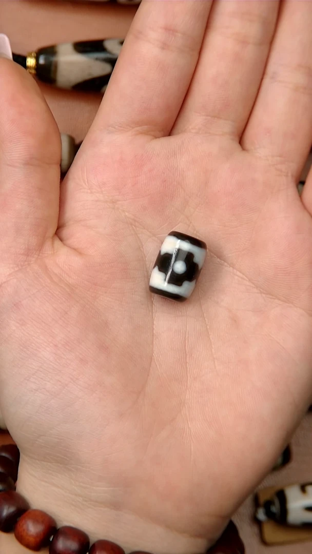 未镶嵌颈饰玛瑙/玉髓此***销三眼