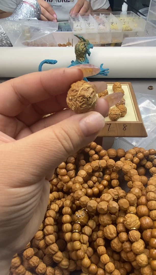 吊坠猴头核桃龙蛇之变