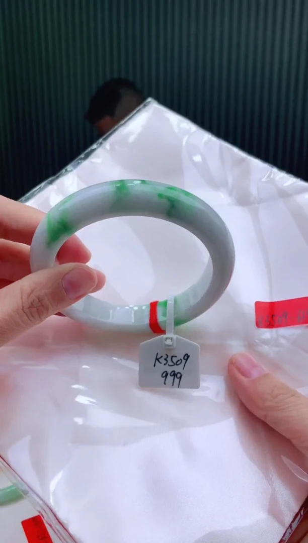 未镶嵌手镯翡翠111