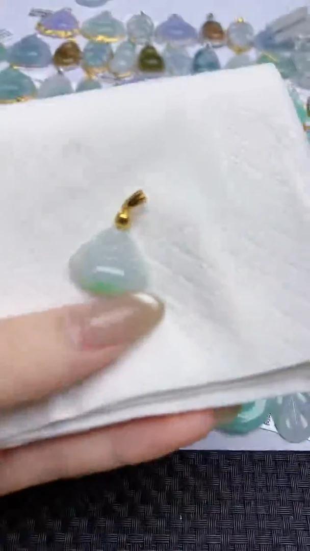 【闪购商品】翡翠颈饰未镶嵌天然A货翡翠