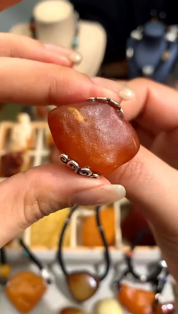 【闪购商品】蜜蜡裸石未镶嵌似玉