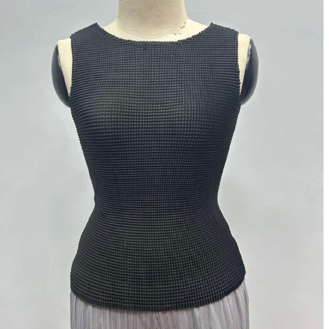 Q125-时尚百搭女士打底无袖修身背心