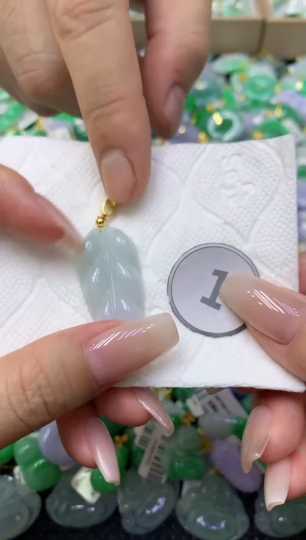 颈饰未镶嵌翡翠天然缅甸翡翠A货