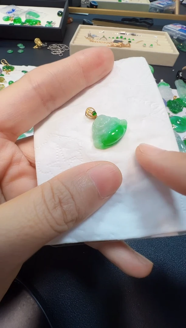 吊坠(不含链)18K金镶嵌翡翠800