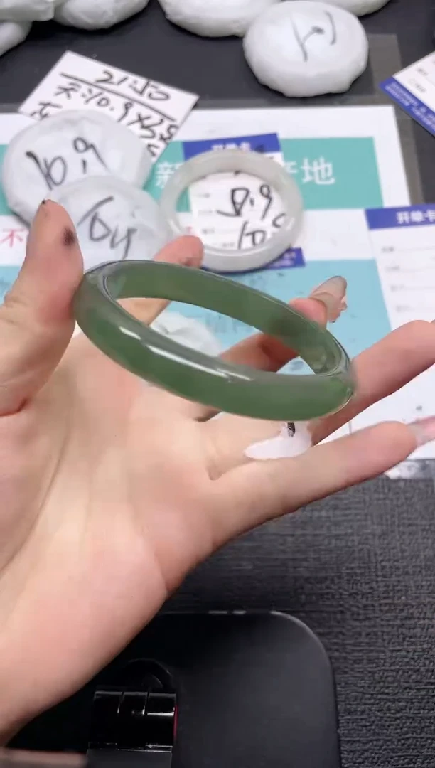 未镶嵌手镯石英质玉259-61