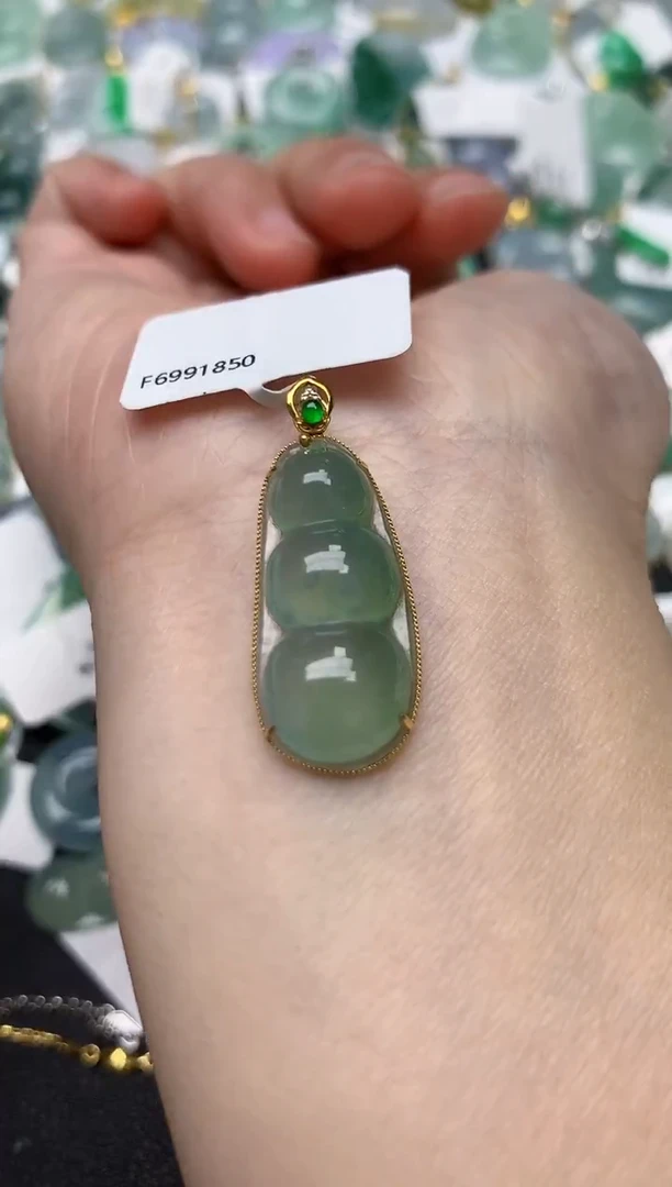 颈饰18K金镶嵌翡翠天然缅甸A货翡翠
