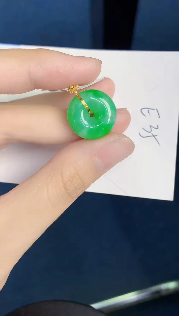 翡翠18K金镶嵌颈饰天然翡翠緬甸A貨