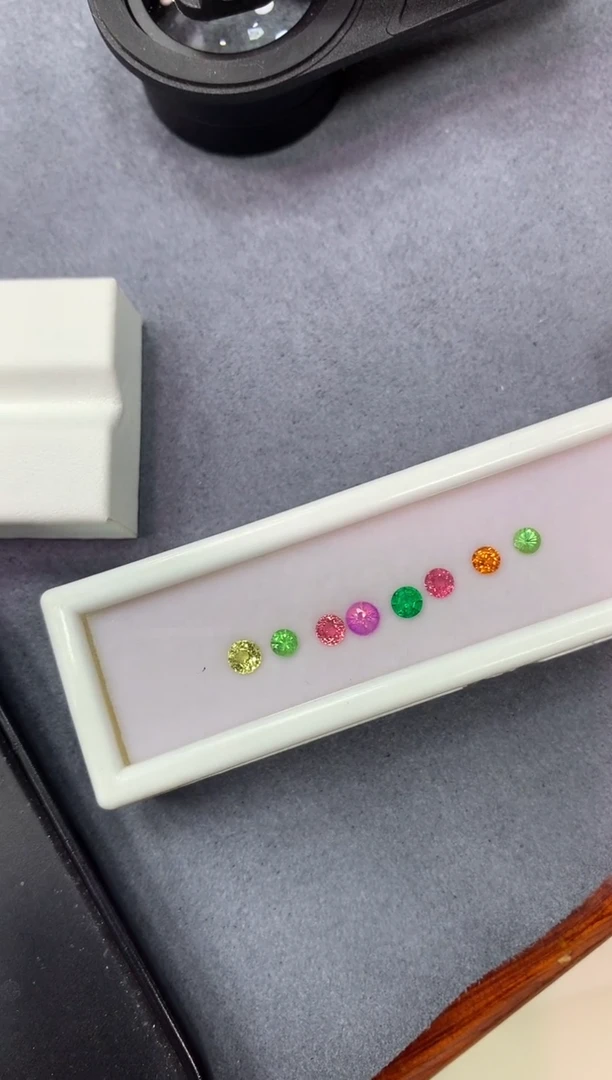 裸石蓝宝石一组8粒