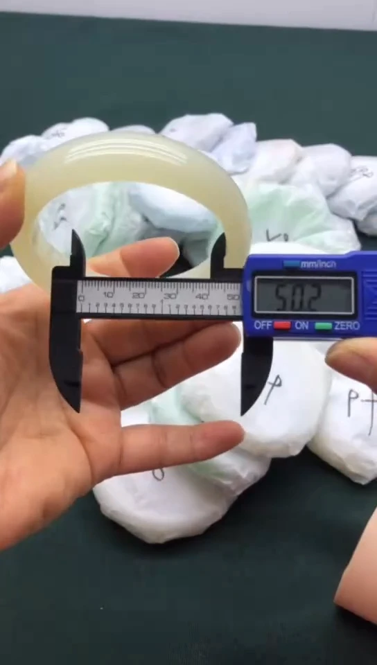 未镶嵌手镯石英质玉A21/60-61