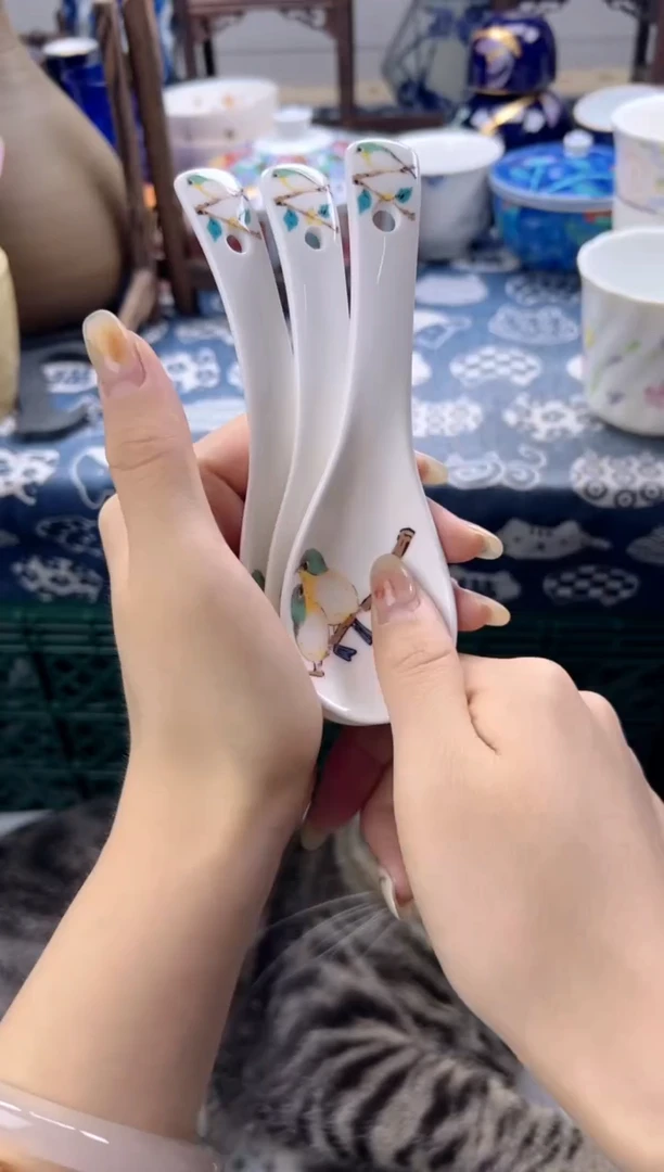 瓷片       勺子