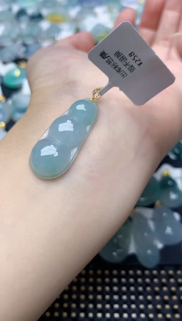 颈饰18K金镶嵌翡翠天然缅甸A货翡翠
