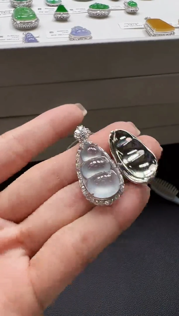 颈饰18K金镶嵌翡翠KDF1106-113